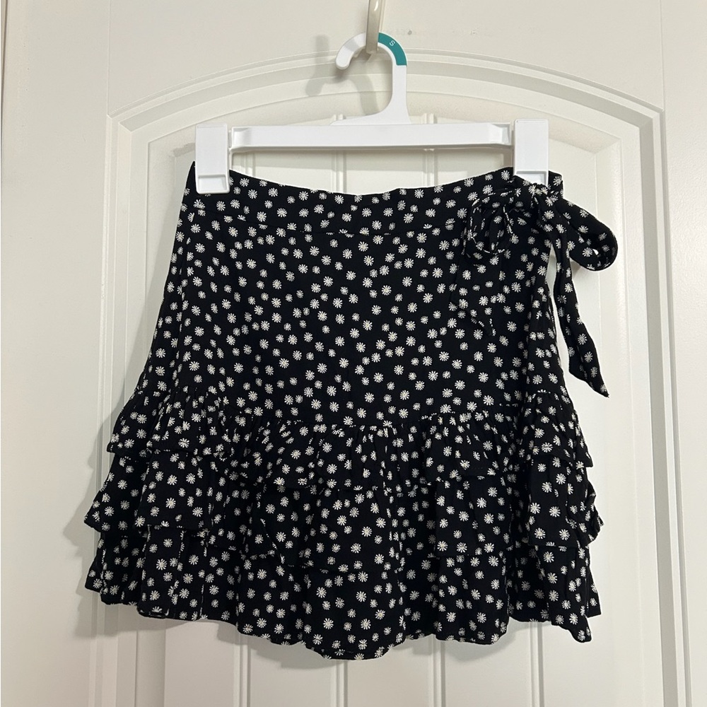 Black & White Flowered Skirt